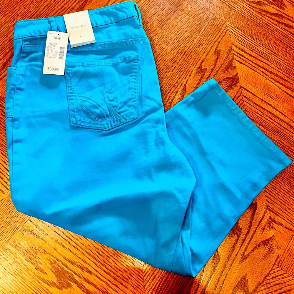 Fashion Bug - Teal blue Capris - NWT